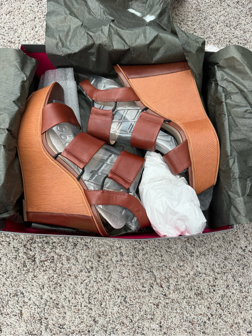 Vince Camuto Niskera | Brown Leather Wedge | Size 10